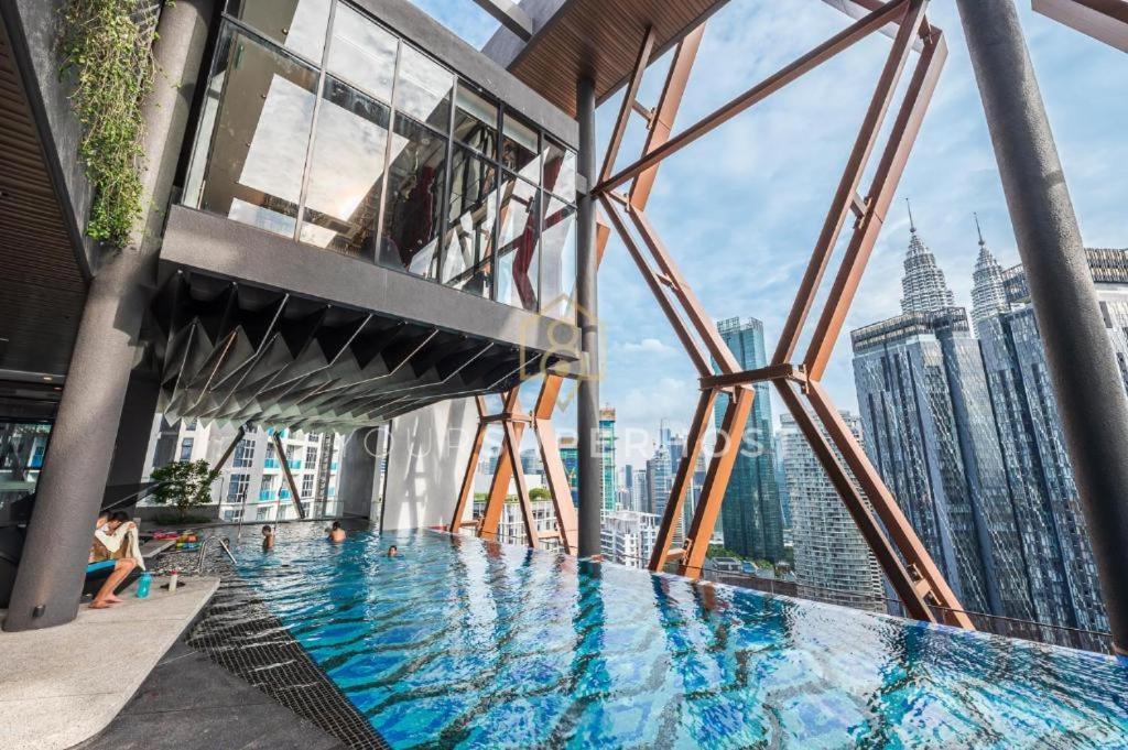 Scarletz Suites Twin Tower Klcc Kuala Lumpur By Okidoki Luaran gambar