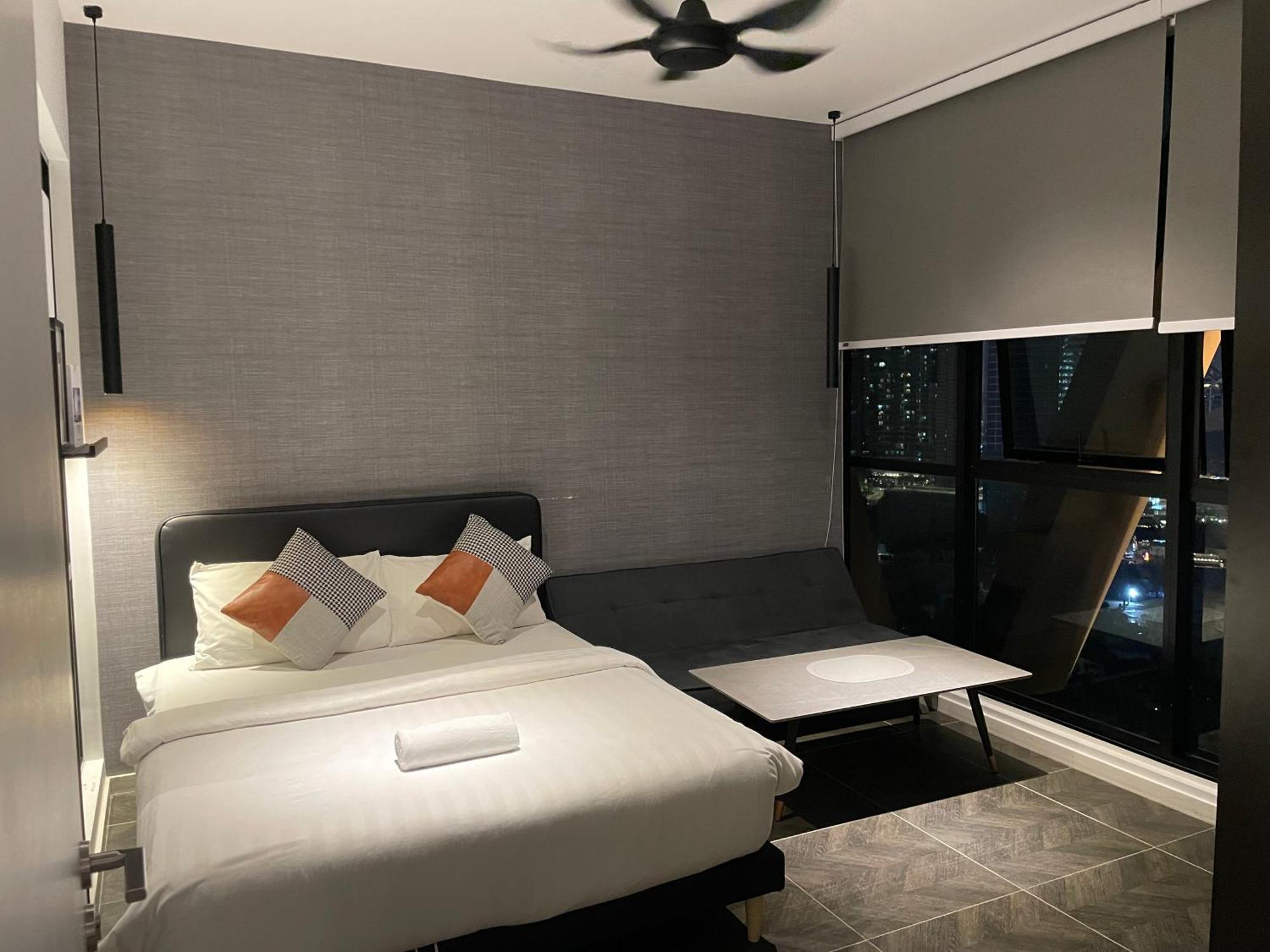 Scarletz Suites Twin Tower Klcc Kuala Lumpur By Okidoki Luaran gambar